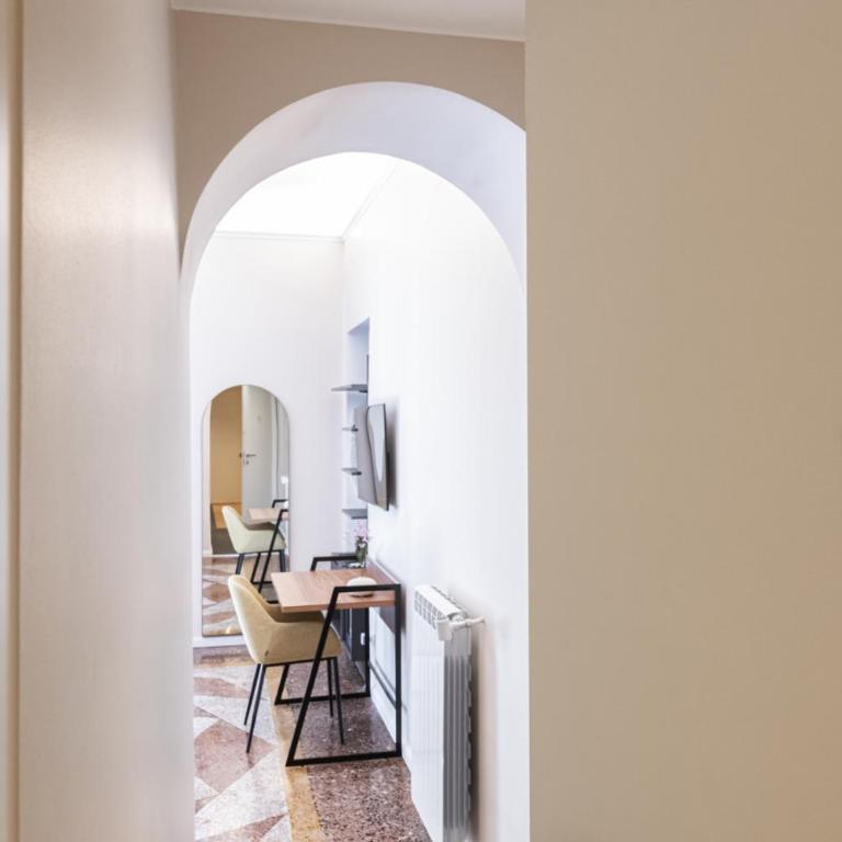RELSTAY - Assarotti Suites - Deluxe Double Room with Balcony - 9