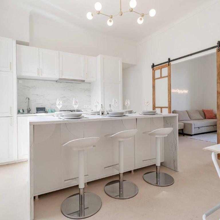 H11 CASA BELLALÌ Sanremo - Centro - Appartamento con 3 Camere da Letto - 2