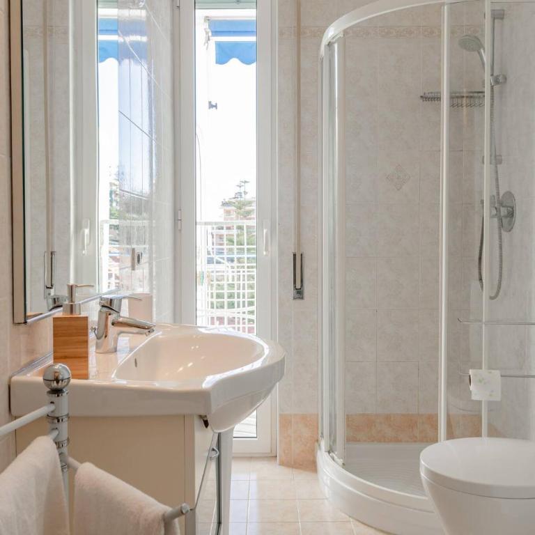 H11 CASA ARMONIA Vista Mare - Sanremo - Apartment with Sea View - 11