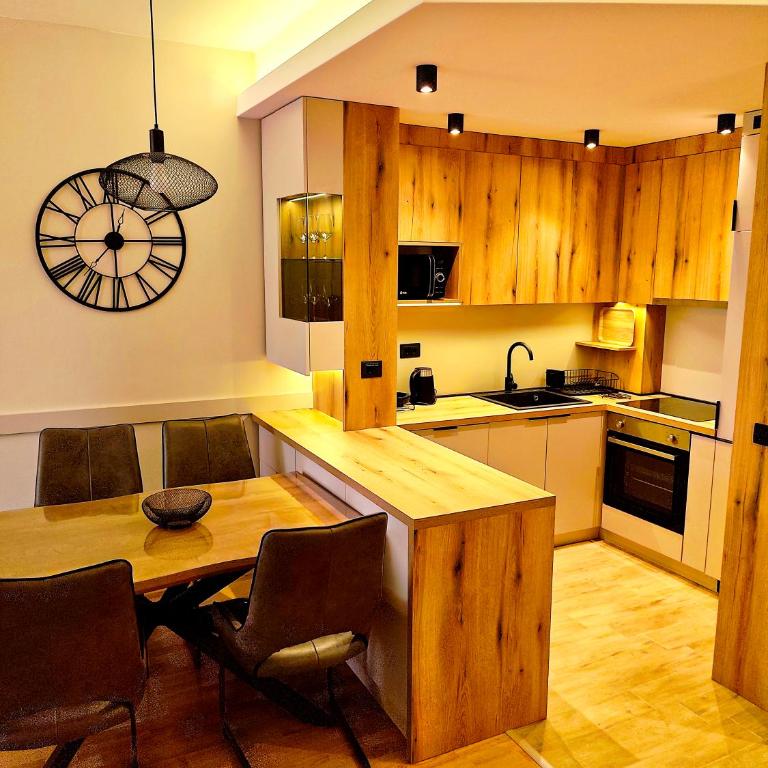 1BR Apartment, Terrace, City & Sea View, Parking - Apartman sa 1 Spavaćom Sobom - 5
