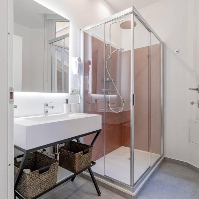 H11 CENTRAL CHARM Sanremo-Ariston - Appartamento con 2 Camere da Letto e Balcone - 10