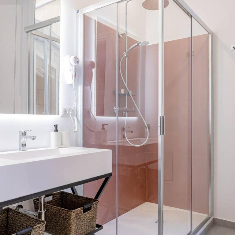 H11 CENTRAL CHARM Sanremo-Ariston - Appartamento con 2 Camere da Letto e Balcone - 22