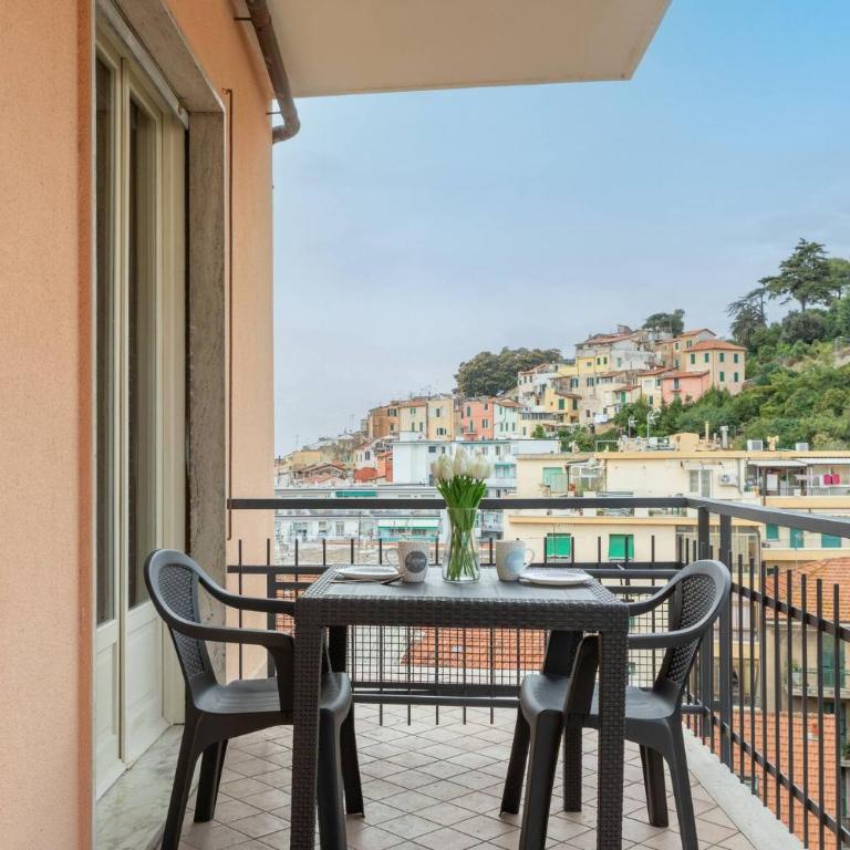 H11 CASA MERIDIANA Centro - Sanremo - Two-Bedroom Apartment with Balcony - 2