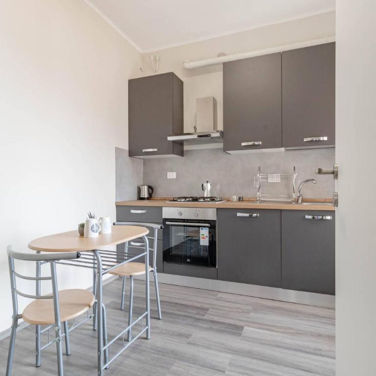 H11 CASA MERIDIANA Centro - Sanremo - Two-Bedroom Apartment with Balcony - 4