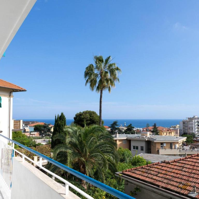 H11 CASA DEL SOLE Parcheggio - Vista mare - Three-Bedroom Apartment with View - 8