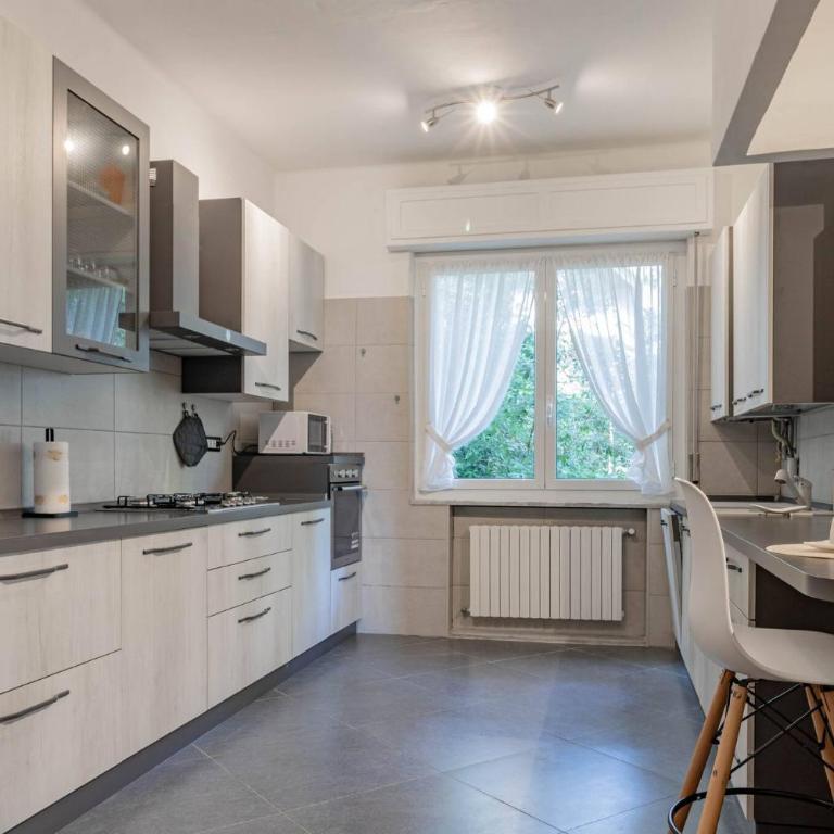 H11 CASA DEL SOLE Parcheggio - Vista mare - Three-Bedroom Apartment with View - 22