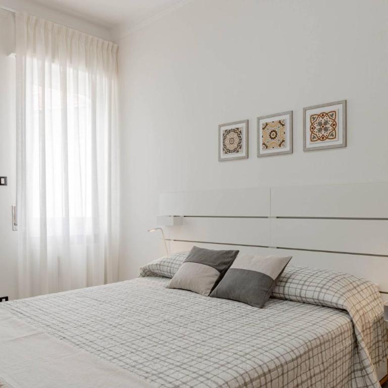 H11 CASA DEL SOLE Parcheggio - Vista mare - Three-Bedroom Apartment with View - 32