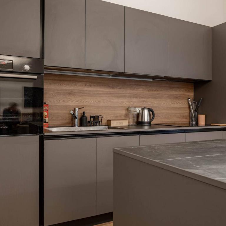 H11 [The Queen's Apartment] Ariston - Centro - Appartamento Deluxe - 8