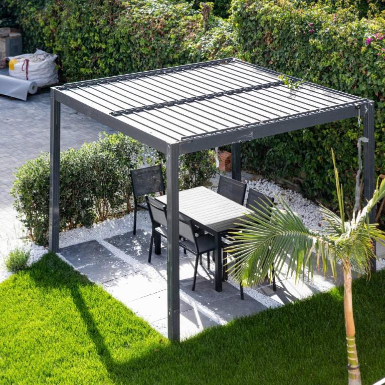 H11 VILLA MIA Giardino-Parcheggio - Three-Bedroom Apartment with Balcony - 20