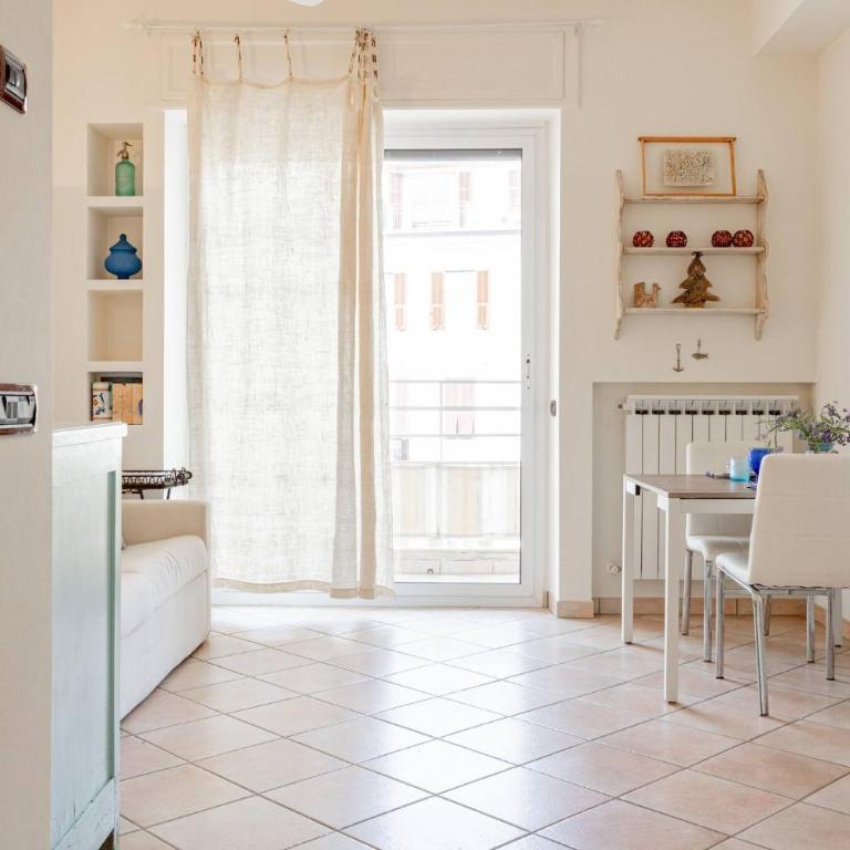 H11 CASA GIULIA Centro - Sanremo - Appartamento Monolocale con Balcone - 6