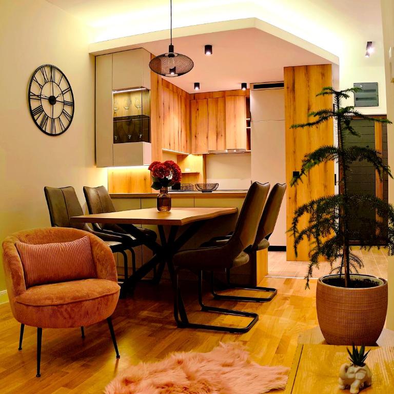 1BR Apartment, Terrace, City & Sea View, Parking - Apartman sa 1 Spavaćom Sobom - 1