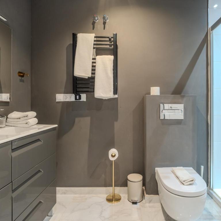 Rg133 - Spacious 3 Bed Apartment In Prime Location - Apartamento de 3 dormitorios con balcón - 42