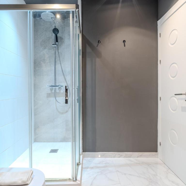 Rg133 - Spacious 3 Bed Apartment In Prime Location - Apartamento de 3 dormitorios con balcón - 43