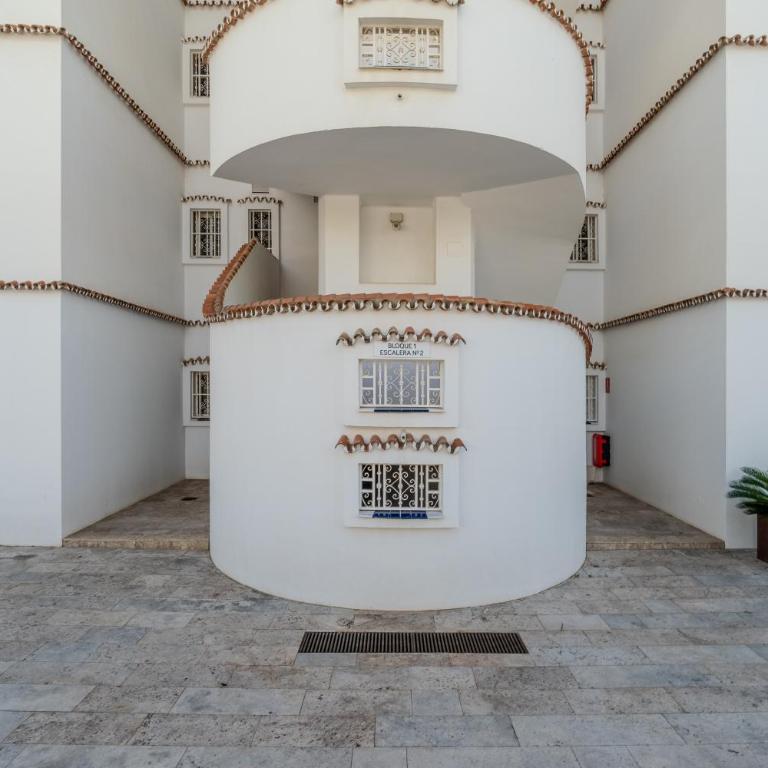 Rg133 - Spacious 3 Bed Apartment In Prime Location - Apartamento de 3 dormitorios con balcón - 52