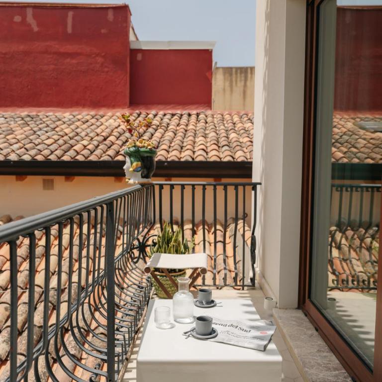 Taodomus Boutique Hotel - Camera Matrimoniale Superior con Vista Mare Parziale - 12