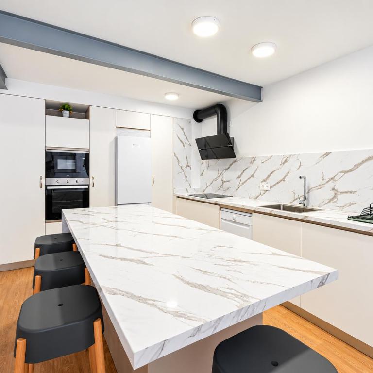 Luzan home by Expoholidays - Apartment - 28