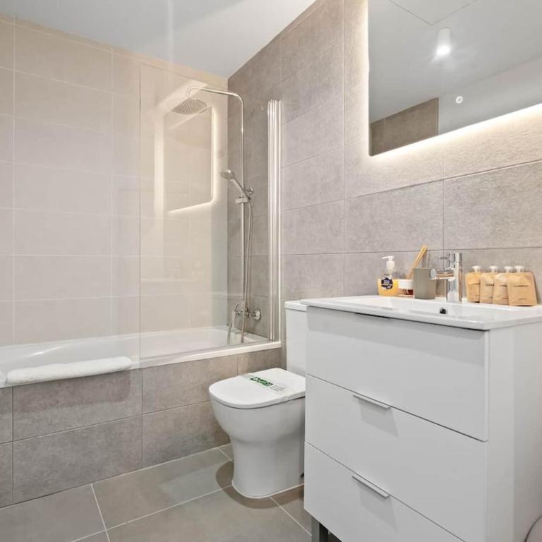 Bright 3-Bedroom Home - Pool & Comfort, Estepona - Apartamento de 3 dormitorios - 4