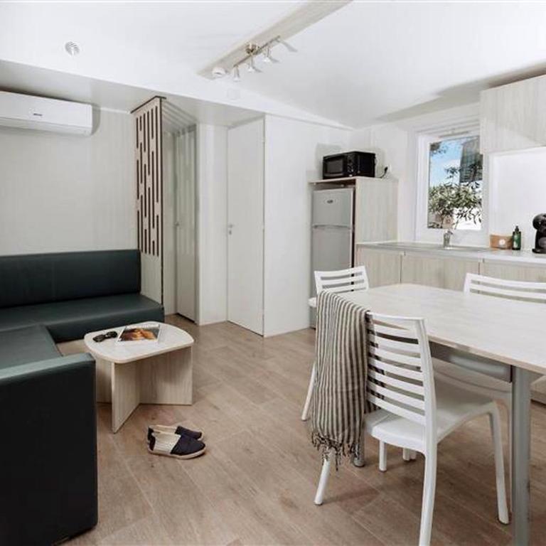 HolaCamp Sitges Garrofer - Superior Bungalow 6 - 1