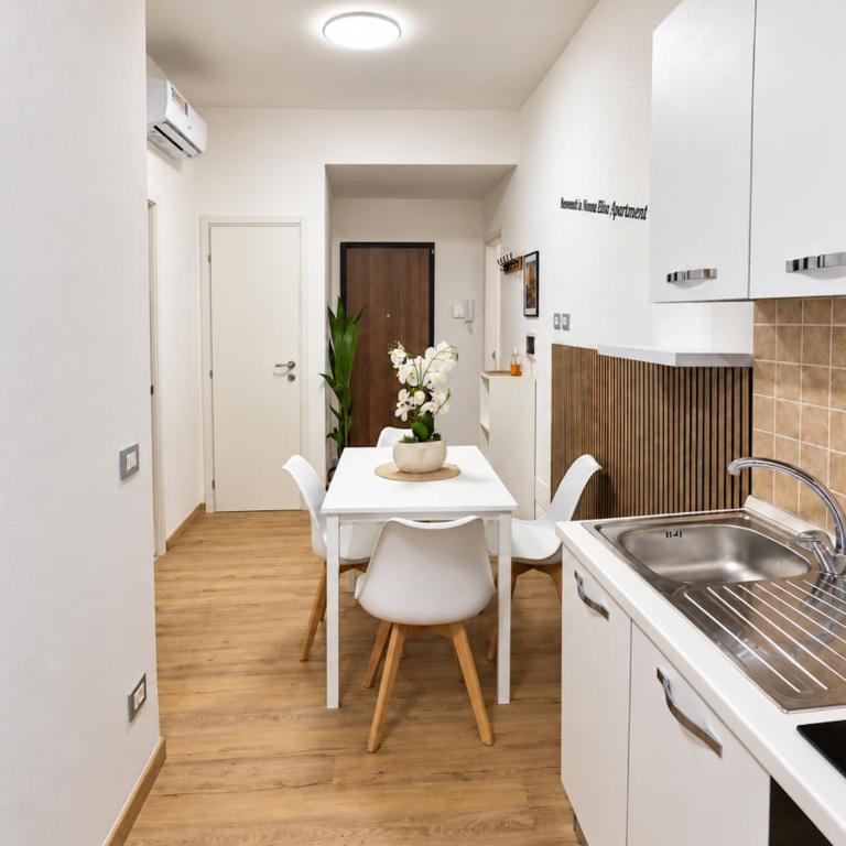 NONNA ELISA I Apartment - Cozy & quiet stay, comfortable home in a peaceful residential area, near Battistini Metro A, easy Vatican access & direct connection to Rome city centre - Two-Bedroom Deluxe Apartment - 6