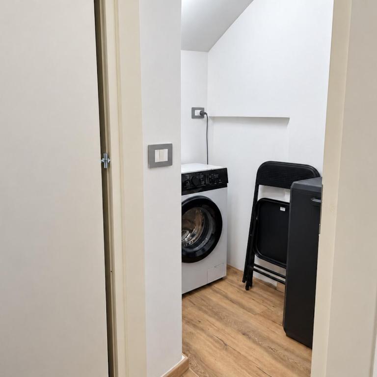 NONNA ELISA I Apartment - Cozy & quiet stay, comfortable home in a peaceful residential area, near Battistini Metro A, easy Vatican access & direct connection to Rome city centre - Two-Bedroom Deluxe Apartment - 7