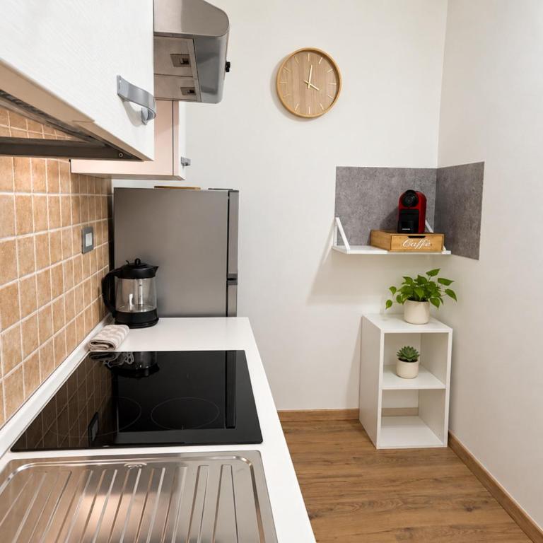 NONNA ELISA I Apartment - Cozy & quiet stay, comfortable home in a peaceful residential area, near Battistini Metro A, easy Vatican access & direct connection to Rome city centre - Two-Bedroom Deluxe Apartment - 11