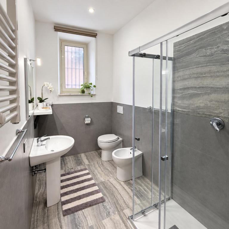 NONNA ELISA I Apartment - Cozy & quiet stay, comfortable home in a peaceful residential area, near Battistini Metro A, easy Vatican access & direct connection to Rome city centre - Two-Bedroom Deluxe Apartment - 16