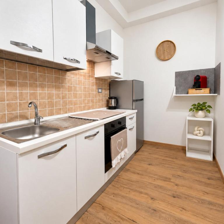 NONNA ELISA I Apartment - Cozy & quiet stay, comfortable home in a peaceful residential area, near Battistini Metro A, easy Vatican access & direct connection to Rome city centre - Two-Bedroom Deluxe Apartment - 26