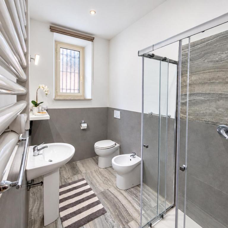 NONNA ELISA I Apartment - Cozy & quiet stay, comfortable home in a peaceful residential area, near Battistini Metro A, easy Vatican access & direct connection to Rome city centre - Two-Bedroom Deluxe Apartment - 27