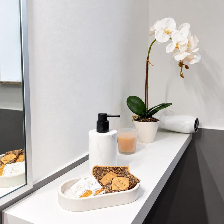 NONNA ELISA I Apartment - Cozy & quiet stay, comfortable home in a peaceful residential area, near Battistini Metro A, easy Vatican access & direct connection to Rome city centre - Two-Bedroom Deluxe Apartment - 29