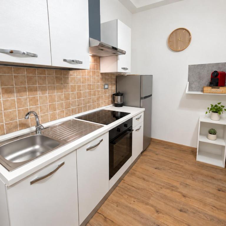 NONNA ELISA I Apartment - Cozy & quiet stay, comfortable home in a peaceful residential area, near Battistini Metro A, easy Vatican access & direct connection to Rome city centre - Two-Bedroom Deluxe Apartment - 38