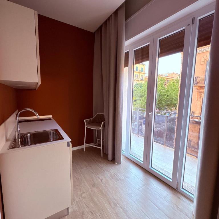 Liberty Avenue Suites - Superior Apartment - 3