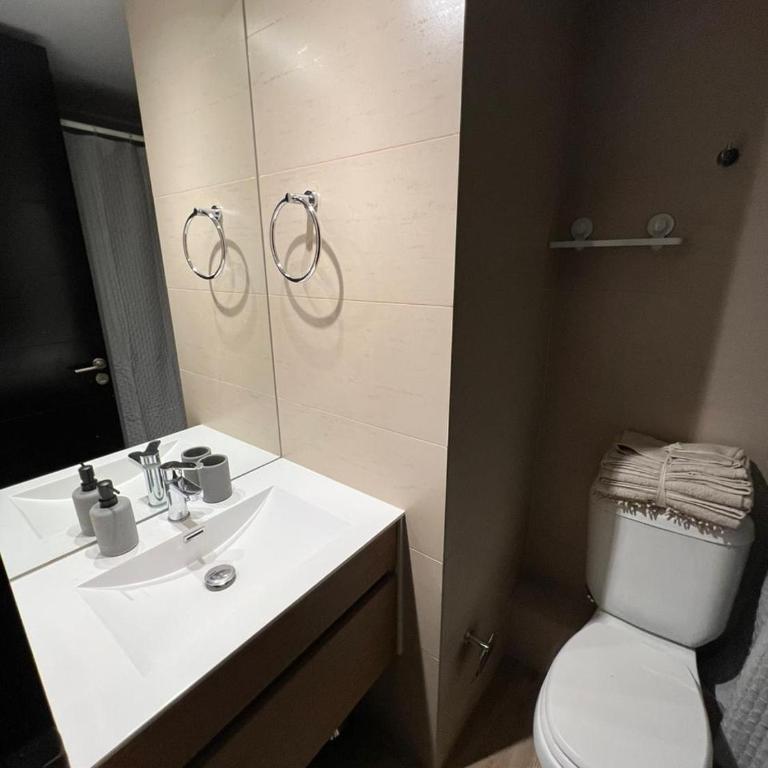 80 Metros , costado Clinica las Condes ,hasta 5 personasn - Apartamento de 2 dormitorios - 8