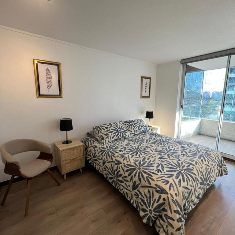 80 Metros , costado Clinica las Condes ,hasta 5 personasn - Apartamento de 2 dormitorios - 4