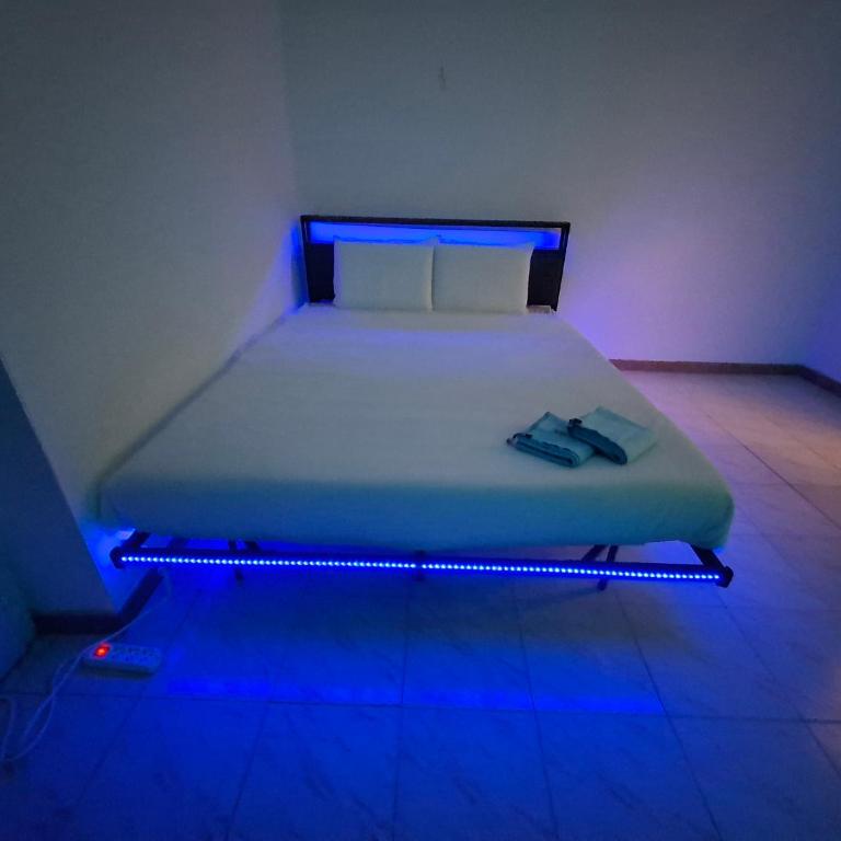 CozyNeat Spot - Camera Tripla Basic - 2