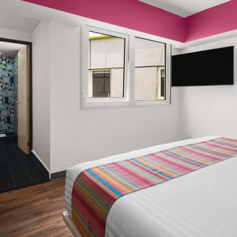 Hotel VIVE MX cuauhtémoc CDMX, Trademark by Wyndham - Superior King Suite with Sofa Bed - Non-Smoking - 5