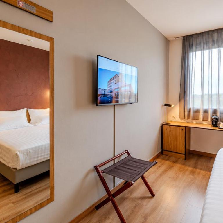Tulip Inn Padova - Camera King Superior - 4