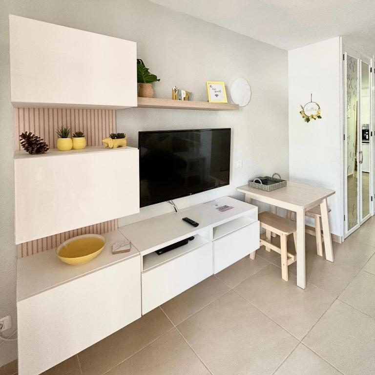Studio on peaceful complex Port Royal K007 - Studio - 9