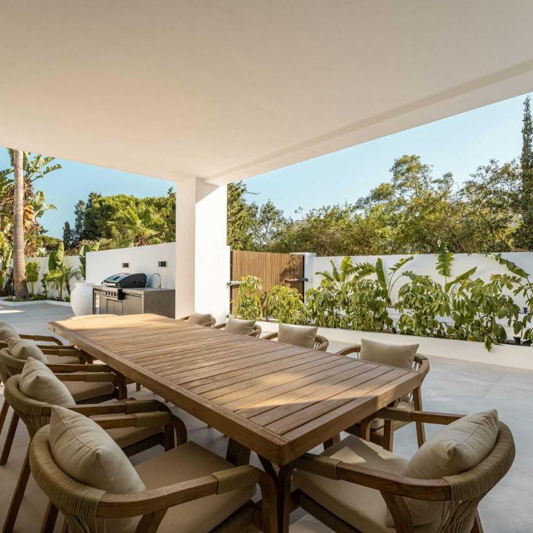 Villa Marbesa I Beach Pool Gym Cinema Outdoor BBQ Parking - Villa - 9