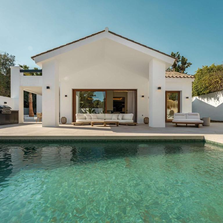 Villa Marbesa I Beach Pool Gym Cinema Outdoor BBQ Parking - Villa - 19