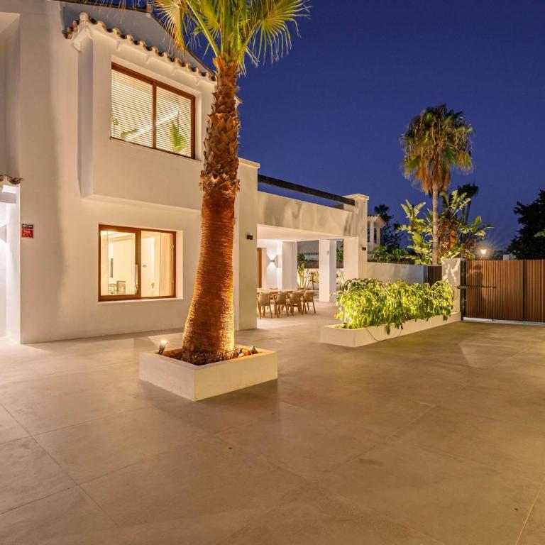 Villa Marbesa I Beach Pool Gym Cinema Outdoor BBQ Parking - Villa - 28