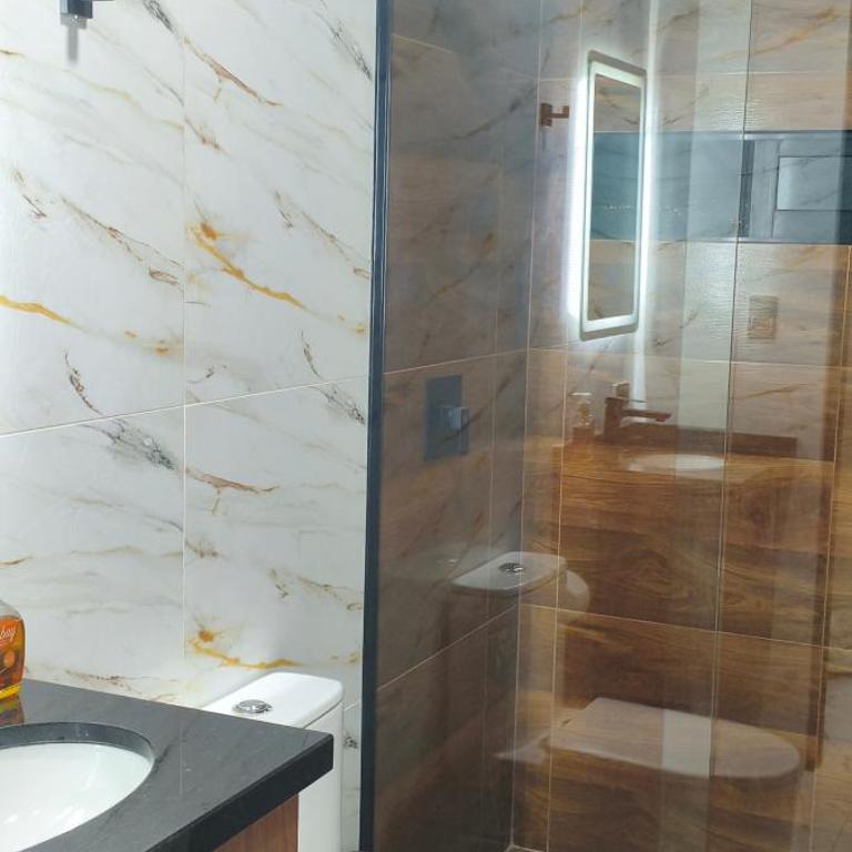 Garzonier con garaje nuevo, moderno y confortable - One-Bedroom Apartment - 2