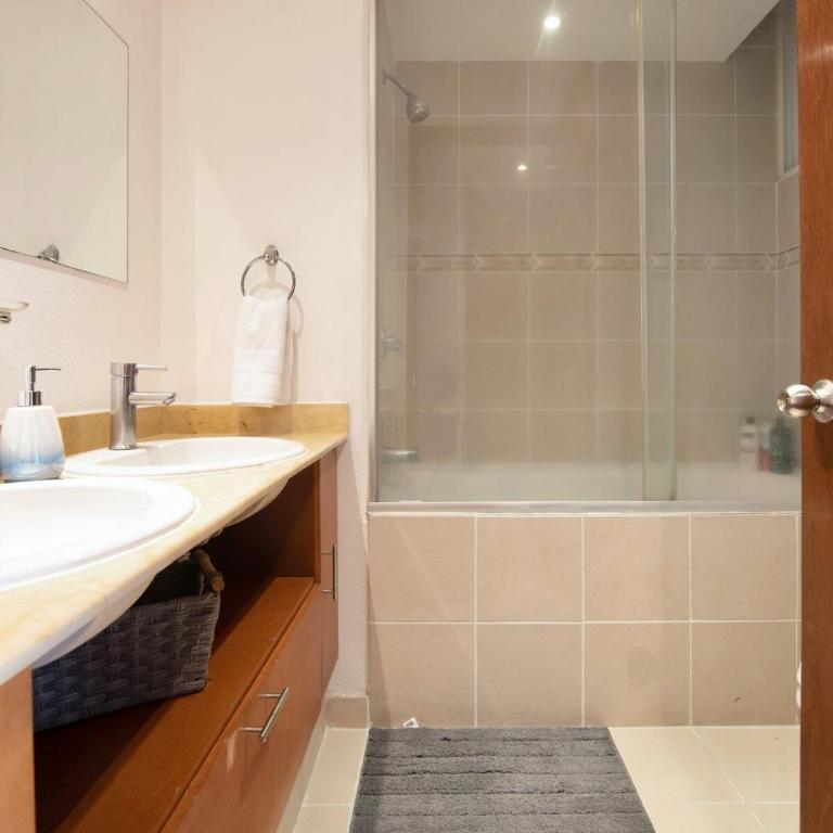 Formidable appartment 3bed/2bath - Three-Bedroom Apartment - 18
