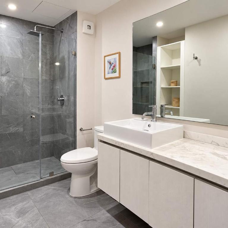 Rooftop Pool Condo Steps from 5th Avenue - Apartment - 2