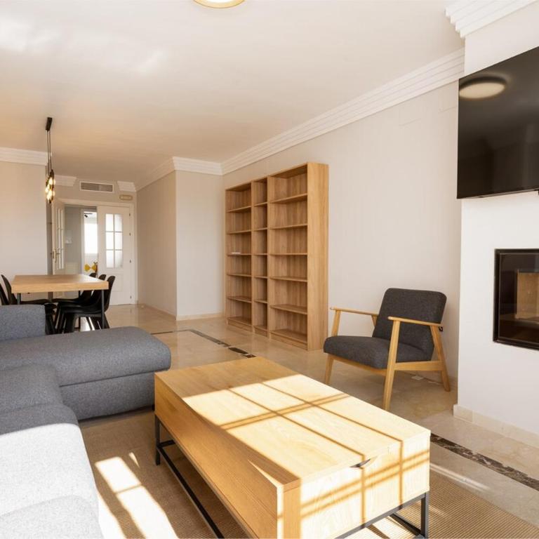 Lomas de Rio Real - Apartment - 9
