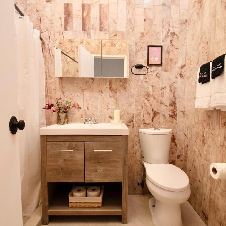 Peace and Comfort, Spacious House for 16 plus Guests - Apartment - 4