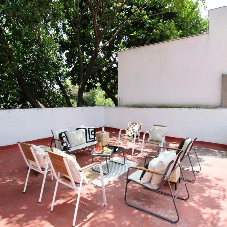 Peace and Comfort, Spacious House for 16 plus Guests - Apartment - 11