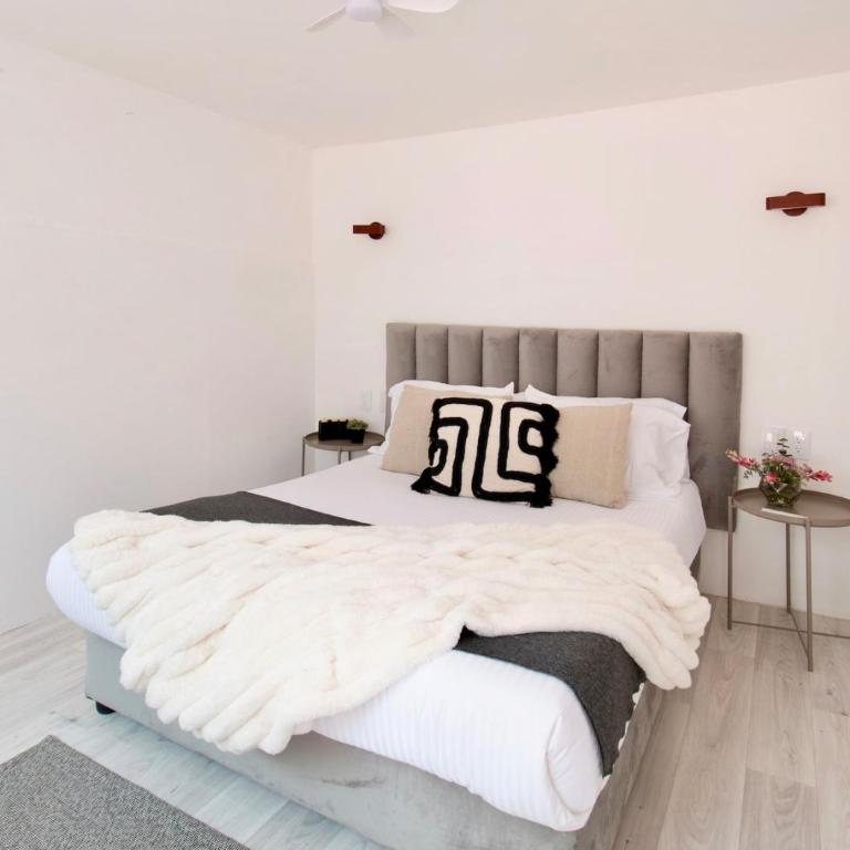 Peace and Comfort, Spacious House for 16 plus Guests - Apartment - 17