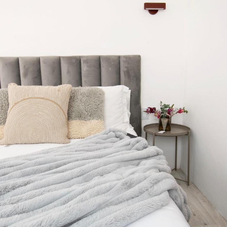 Peace and Comfort, Spacious House for 16 plus Guests - Apartment - 23