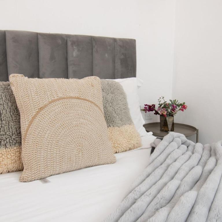 Peace and Comfort, Spacious House for 16 plus Guests - Apartment - 28