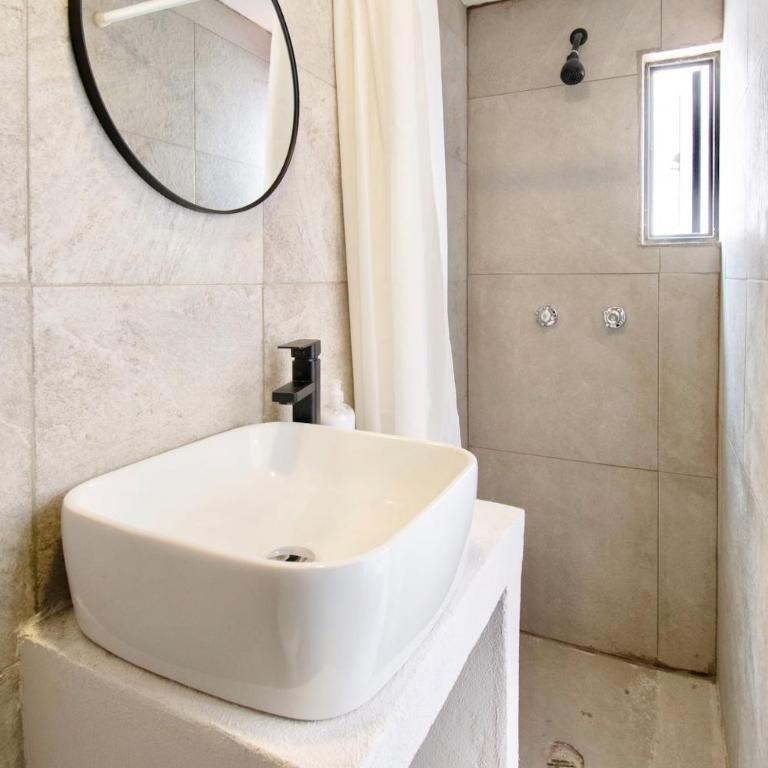 Peace and Comfort, Spacious House for 16 plus Guests - Apartment - 37